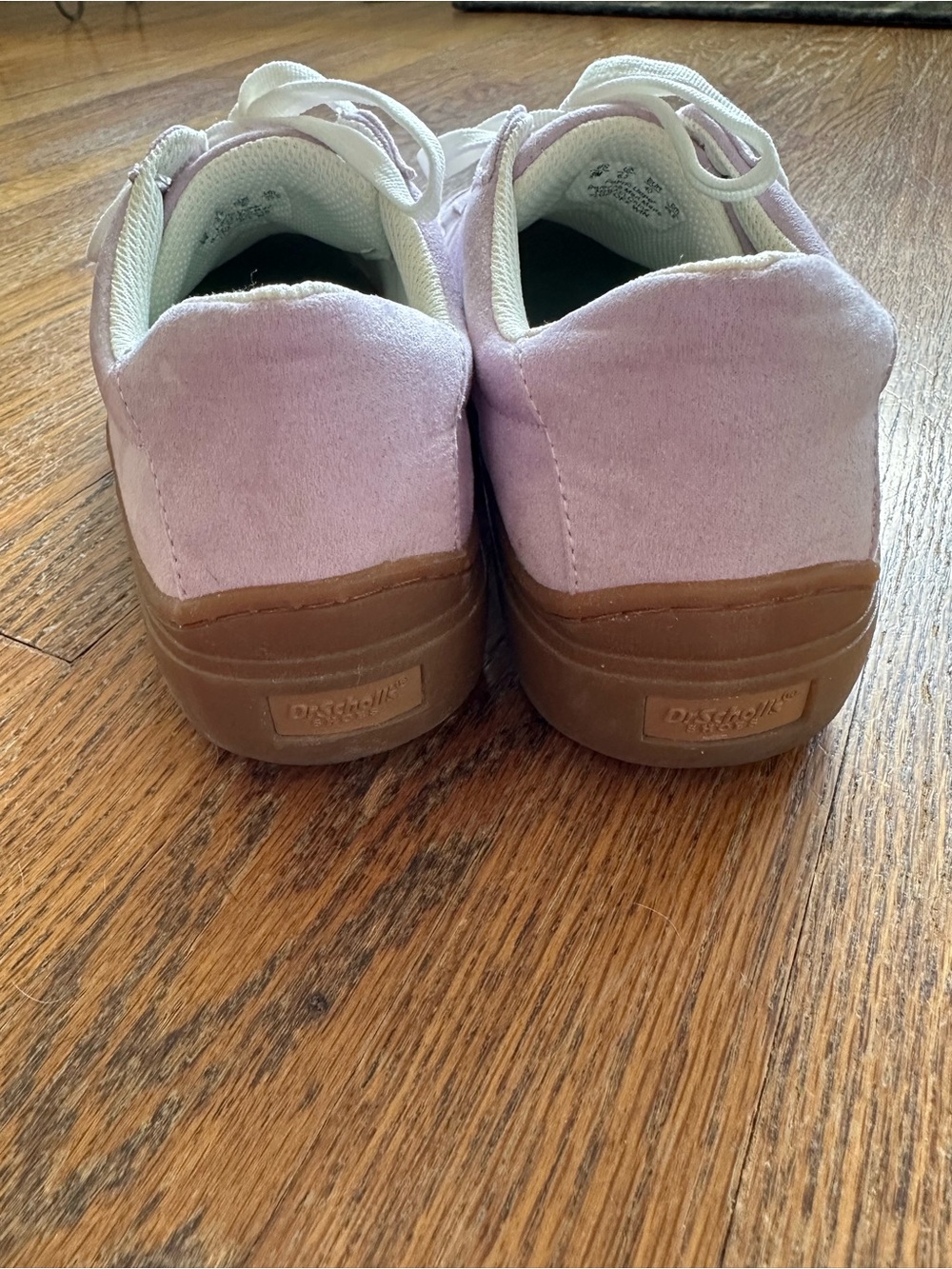 Women’s Size 9 Lavender Suede Dr. Scholl’s ‘Time Off’ Sneaker with Red Accents - Picture 4 of 6